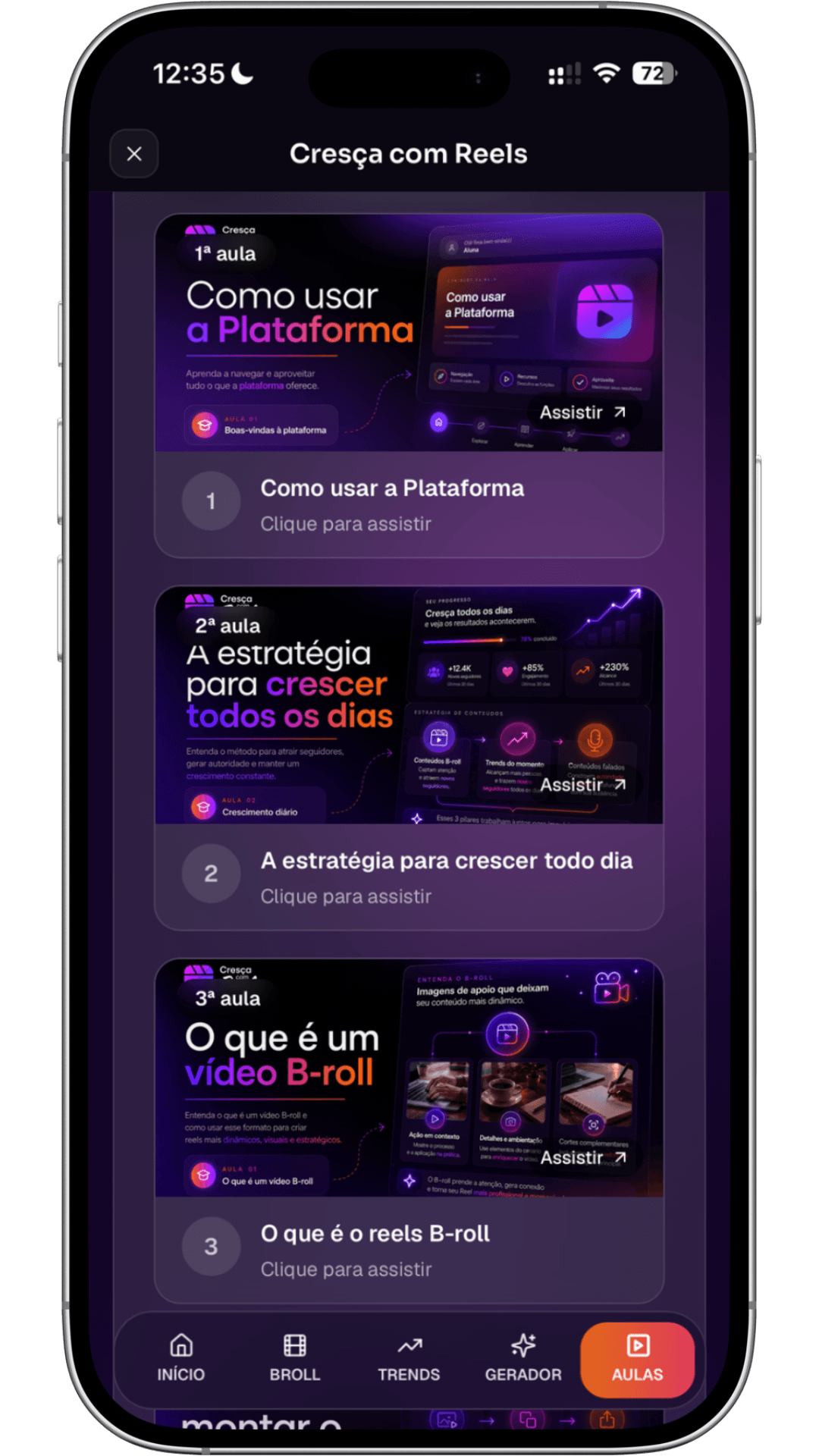Área de aulas com grade de trilhas guiadas sobre plataforma, estratégia, B-roll, música, gravação e hashtags